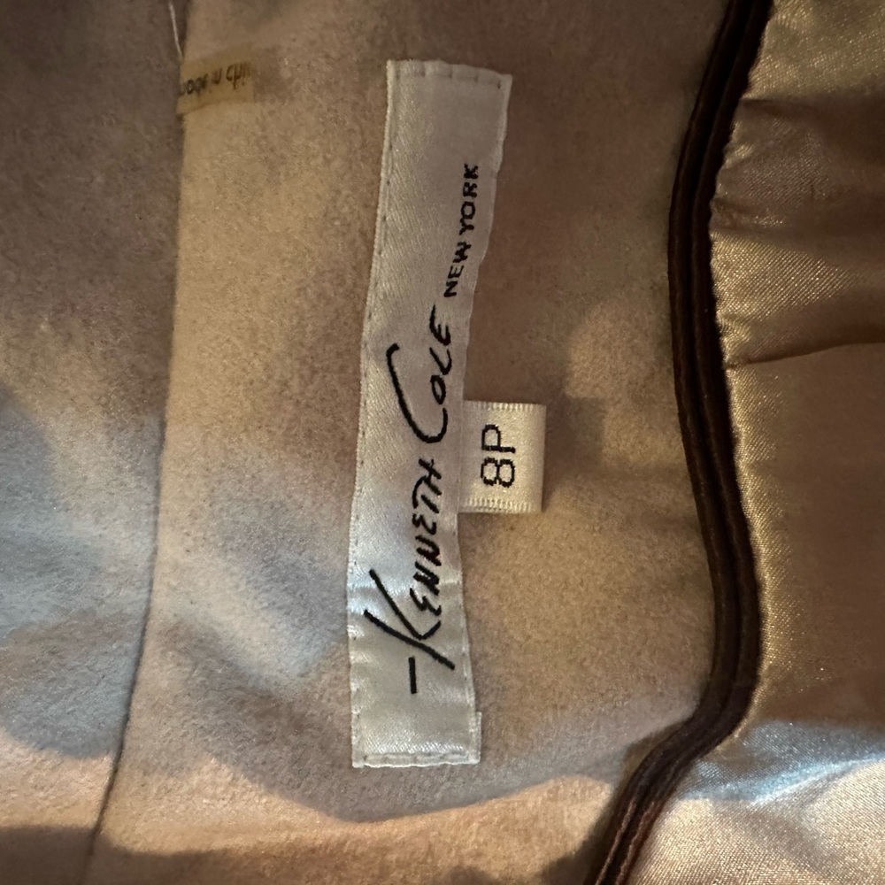 ❄️ Kenneth Cole Tan Coat 60% Wool - with branded buttons Size 8P - Picture 12 of 15
